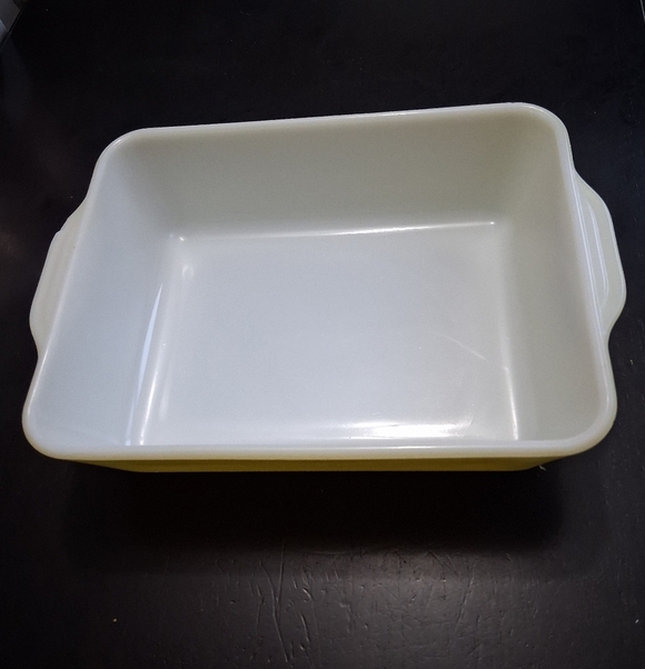 Vintage Pyrex Yellow Gold Refrigerator Dish 0502     Size 8.5"×7" - Picture 2 of 6